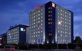 Ibis Warszawa West Station